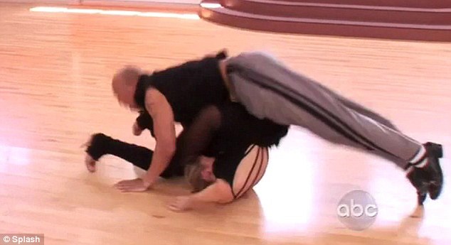 Κινδύνευσε η ζωή χορεύτριας του DWTS