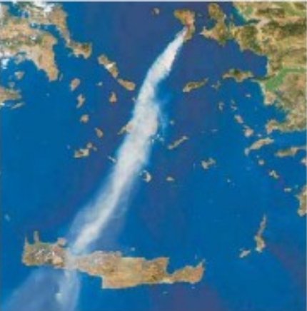 Απίστευτο: Πολίτες στα Χανιά βλέπουν τον καπνό που έχει φτάσει απο τη Χίο και τηλεφωνούν στην Πυροσβεστικη για φωτιά
