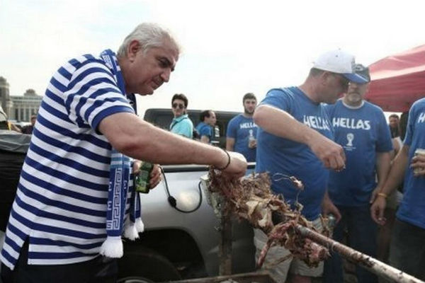 Η Καλομοίρα εκτέλεσε τον εθνικό ύμνο μας (video)