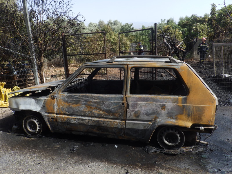 Χανιά: Μεγάλες ζημιές από πυρκαγιά στην Αγιά – Κινδύνεψε αποθήκη τροφίμων