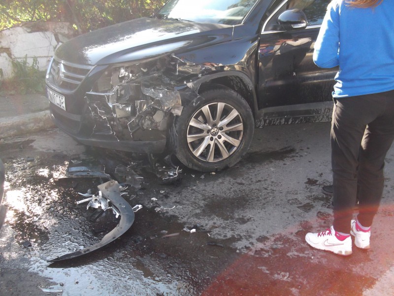 Χανιά: Πλαγιομετωπική σύγκρουση αυτοκινήτων στη λεωφόρο Σούδας (φωτο)