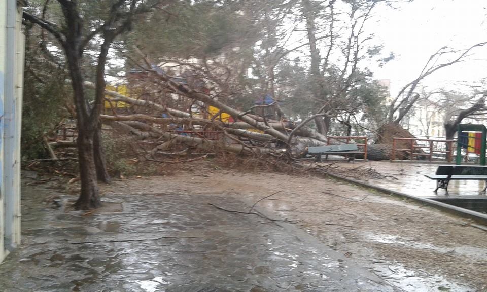 Ζημιές στα Χανιά από την κακοκαιρία - Πόσο θα κρατήσει η κακοκαιρία (φωτο)