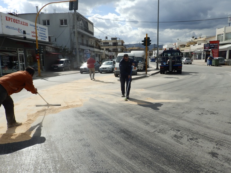 Χανιά: Λάδια στο δρόμο από τον Κλαδισό (φωτο)