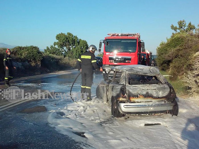 Αυτοκίνητο εξετράπη στο Πυθάρι και τυλίχτηκε στις φλόγες (φωτο)