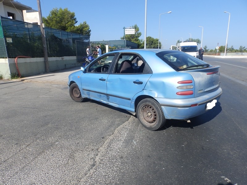 Χανιά: Σύγκρουση μηχανής με Ι.Χ. έξω από το Πολυτεχνείο Κρήτης (Photos)