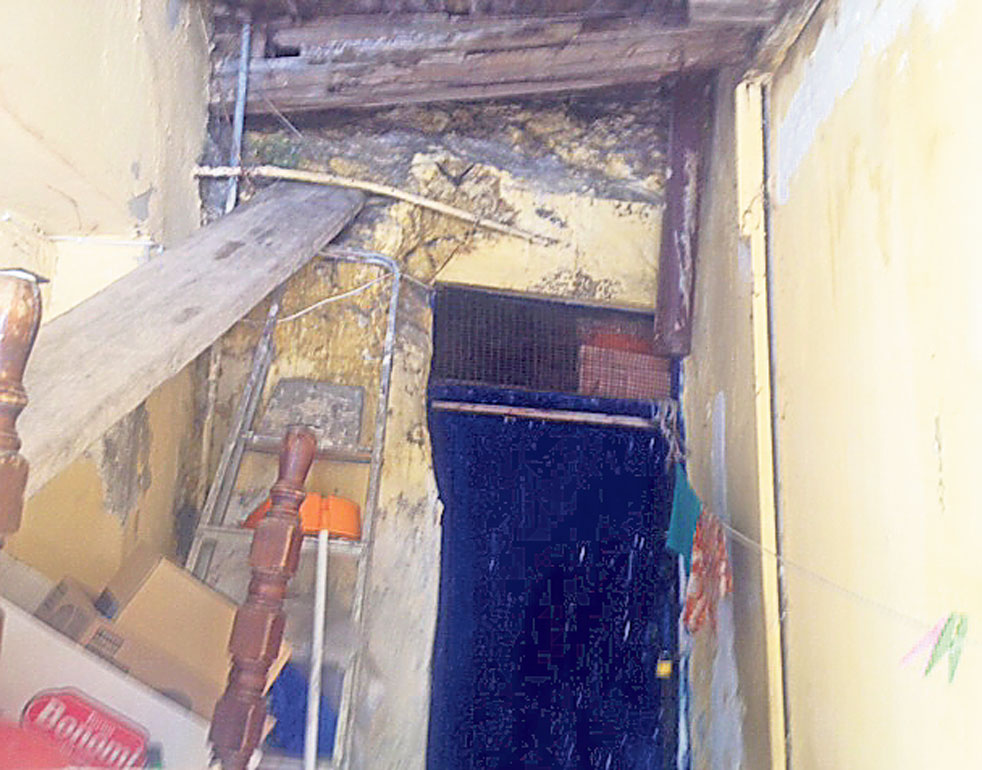 Κρήτη: Οικογένεια ζει σε σπηλιάΤους πήγαν στα δικαστήρια γιατί ήταν… αυθαίρετη (Photos)