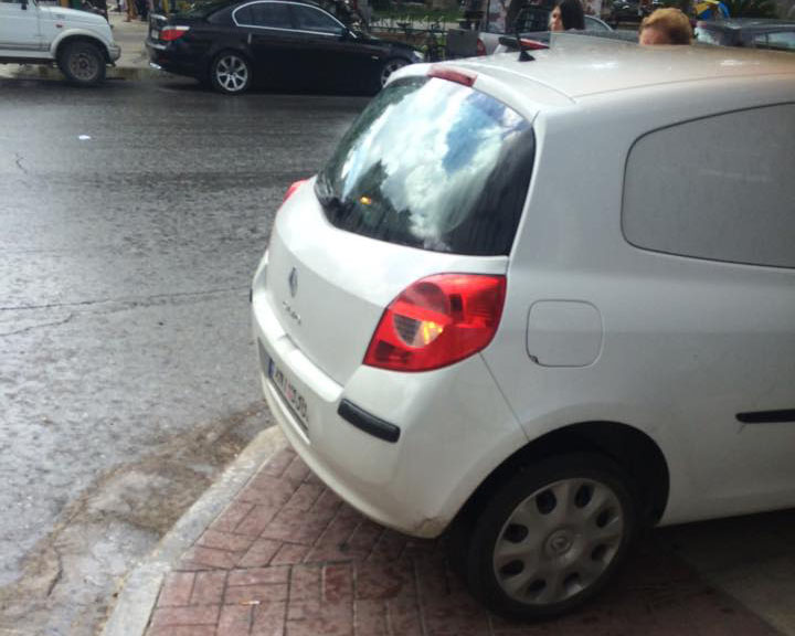Απίστευτη οδηγός γαϊδουρίστας στα Χανιά