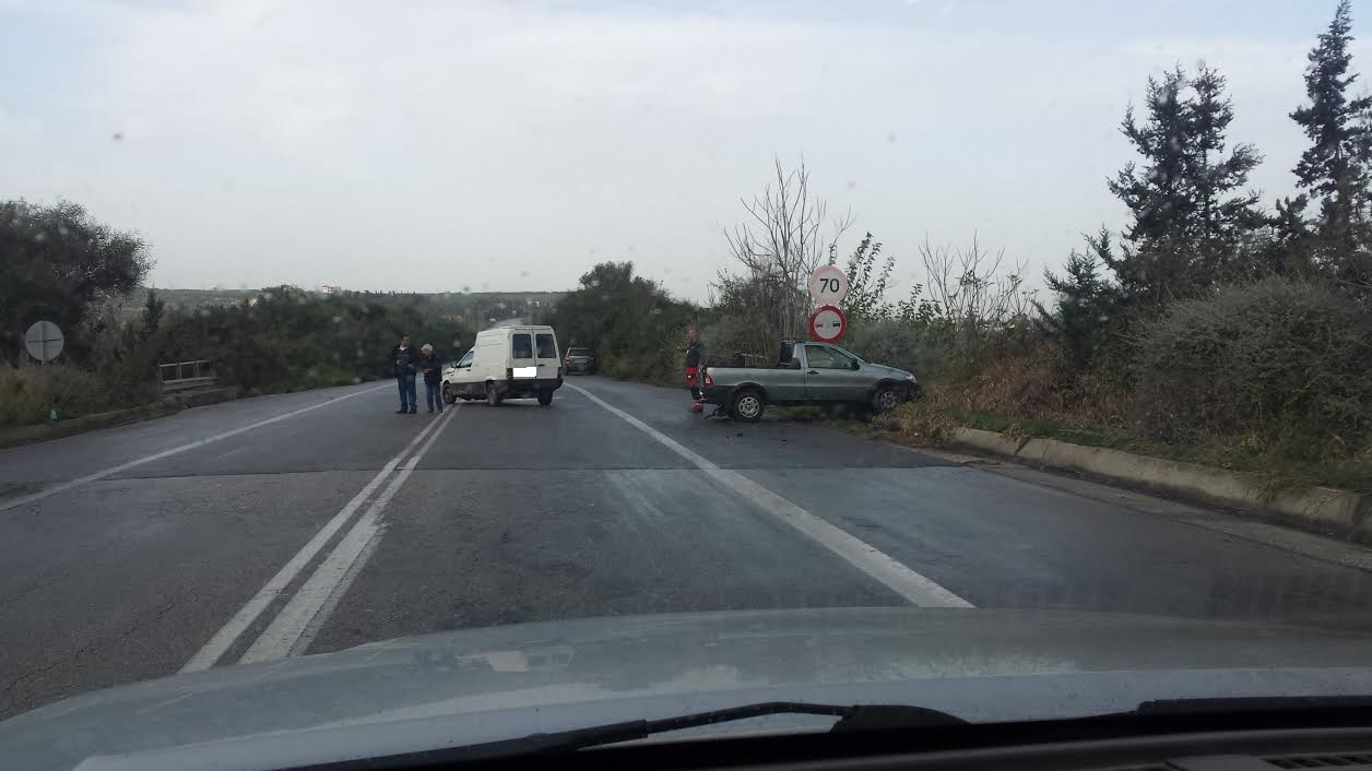 Χανιά: Τροχαίο στην Εθνική στο ύψος του Πλατανιά (Photos)