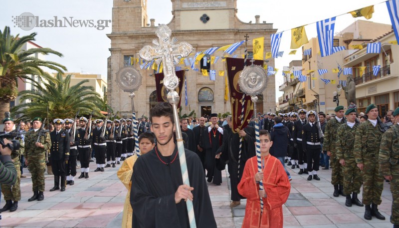 Με λαμπρότητα ο αγιασμός των υδάτων στα Χανιά (φωτο - βίντεο)