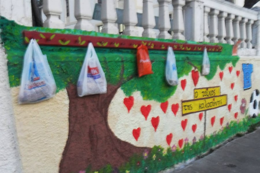 Μπράβο… Ο πρώτος Τοίχος της Καλοσύνης στα Χανιά είναι πραγματικότητα