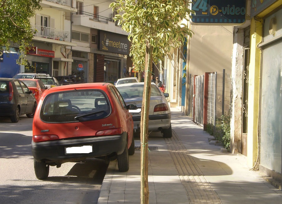 Χανιά: Οι γαϊδουρίστας των… καινούργιων πεζοδρομίων