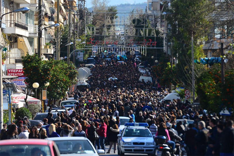 «Αντίο Παντελή»: Χιλιάδες κόσμου αποχαιρέτησαν τον Παντελίδη