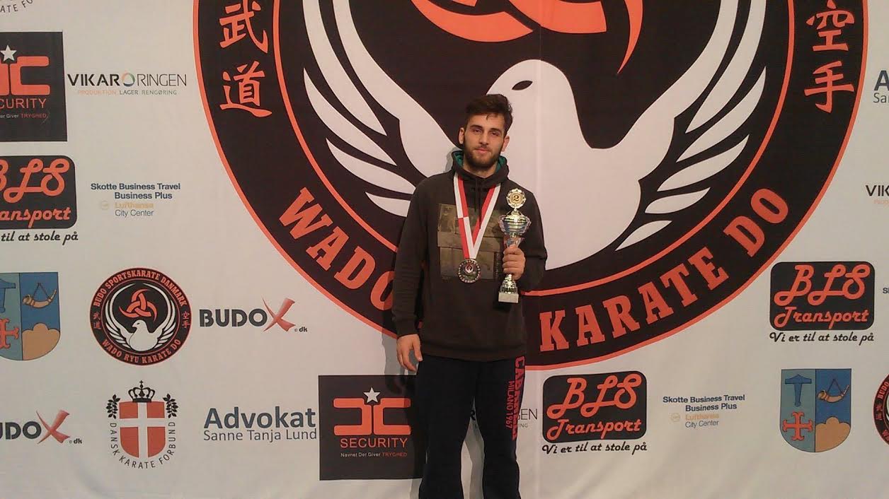 Ο Χανιώτης αθλητής του καράτε που σάρωσε τα μετάλλια σε διεθνές τουρνουά