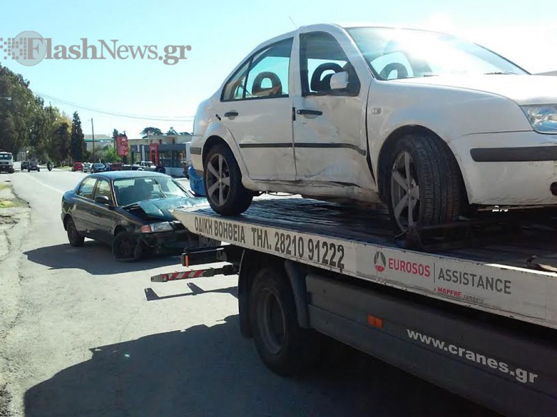 Τροχαίο ατύχημα στο Αρώνι με έναν ελαφριά τραυματία (φωτο)