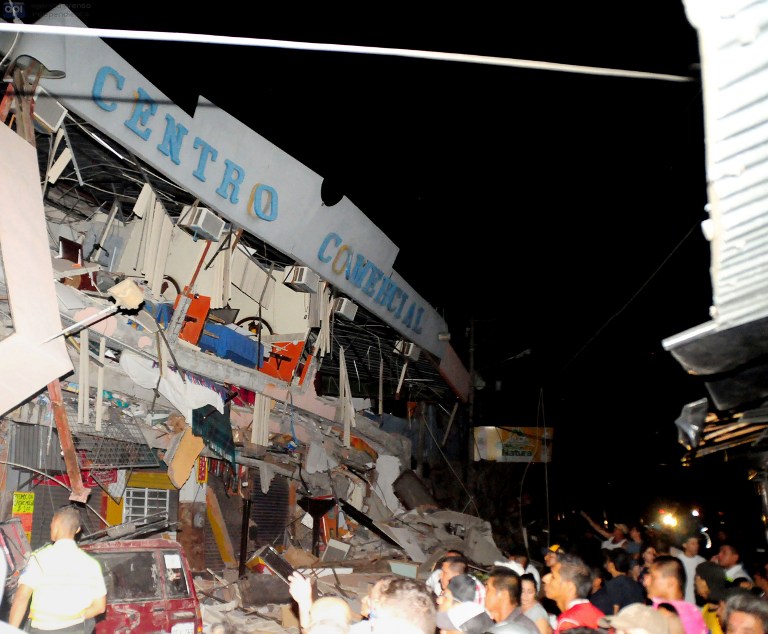 Φονικός σεισμός 7,8 «ισοπέδωσε» τον Ισημερινό - Πάνω από 70 οι νεκροί