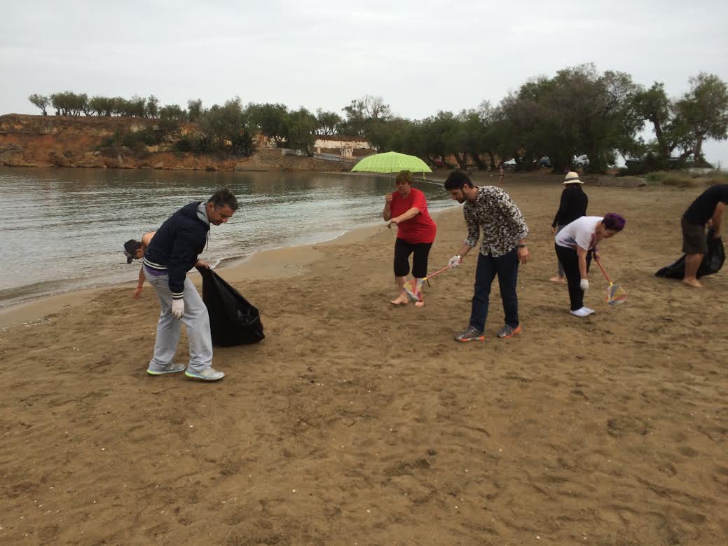 Χανιά: Καθάρισαν την παραλία στους Αγίους Αποστόλους