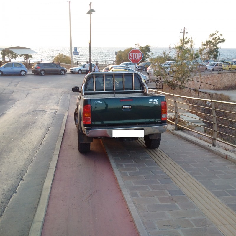 Χανιά: Γαϊδουρίστας O Smartάκιας και ο αγρότης (Photos)