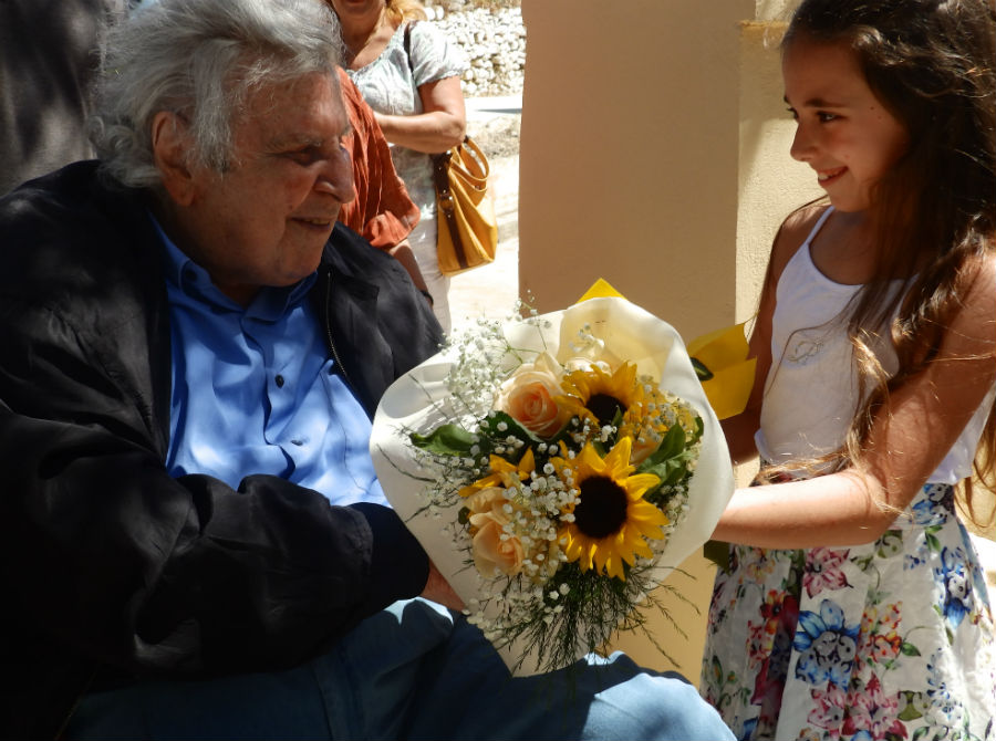 Χανιά: Επιστροφή στις Ρίζες Ο Μίκης στο πατρικό του στο Γαλατά