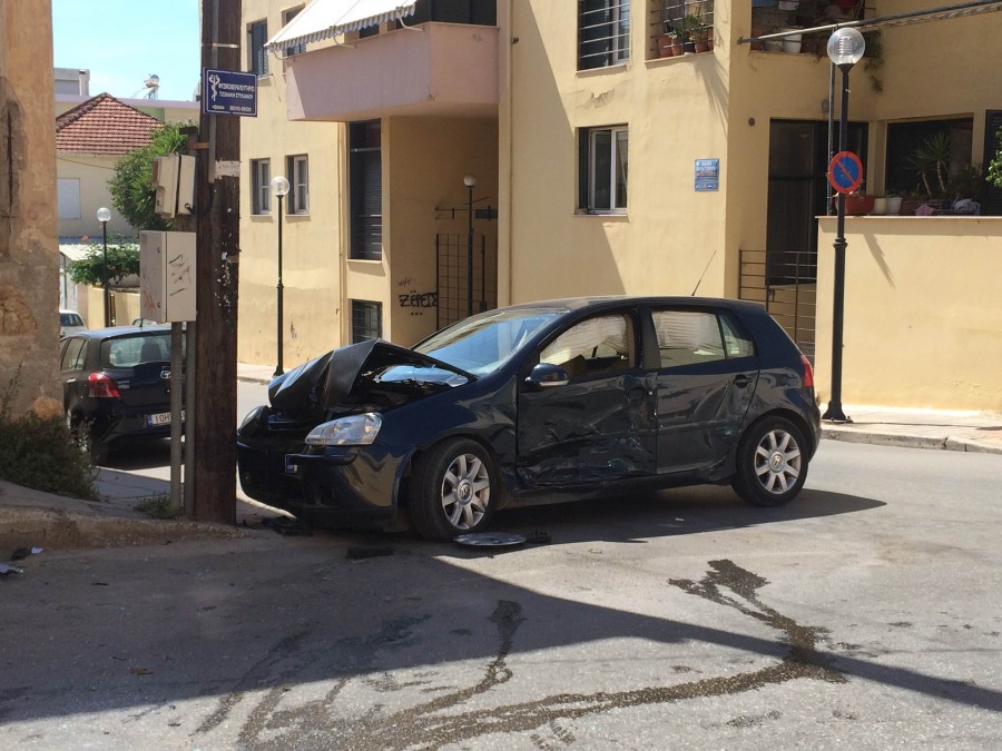 Χανιά: Τροχαίο στα Δικαστήρια  (Photos)