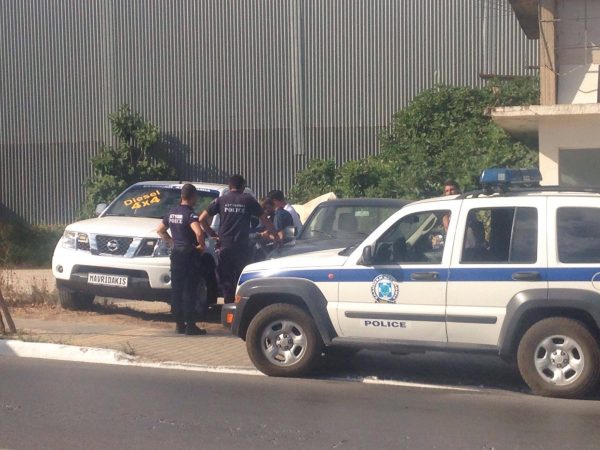 Χανιά: Τι γύρευε περιπολικό της αστυνομίας σε μάντρα αυτοκινήτων; Το βγάζουν στο σφυρί; (Photos)