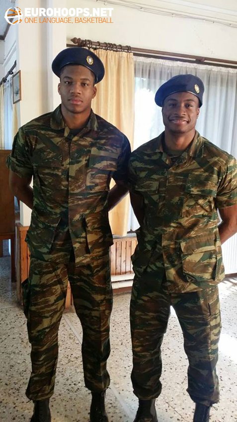 Τα αδέλφια Αντετοκούνμπο με στολή παραλλαγής (εικόνα, video)