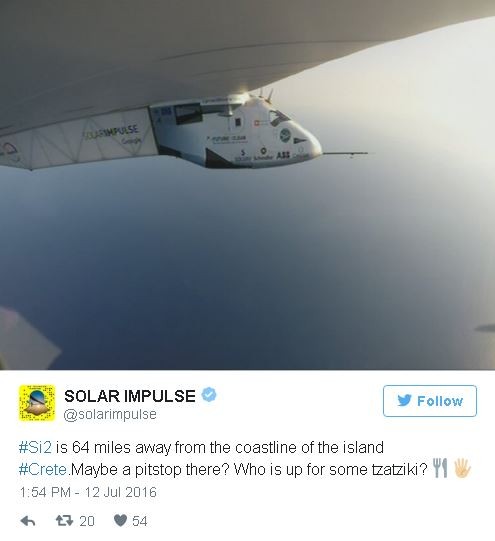 Το ηλιακό αεροσκάφος πέταξε κοντά από την Κρήτη - Το μήνυμα του πιλότου