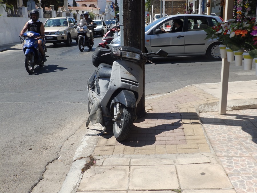 Τροχαίο με μηχανή στο κέντρο των Χανίων (Photos)