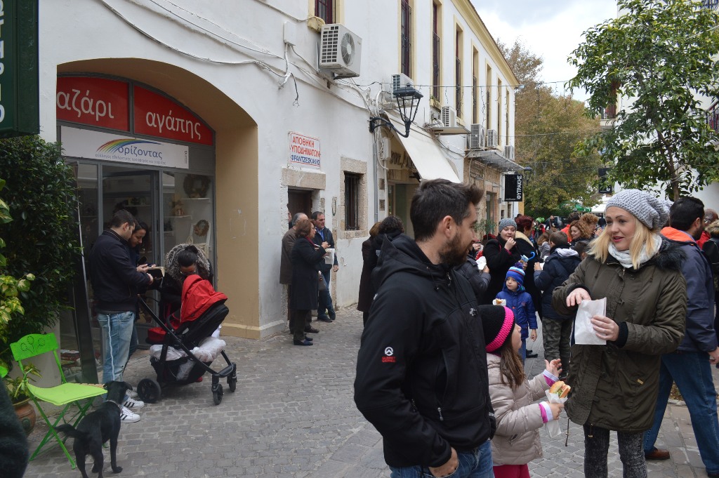 Χανιά: Χοτ ντογκ και βυσσινάδα από τον Βασίλη Καλλίδη «στην υγειά» του Ορίζοντα (Photos)