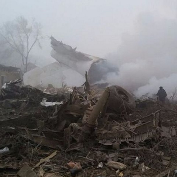 Τραγωδία: Αεροσκάφος των Turkish Airlines έπεσε πάνω σε σπίτια – 32 νεκροί (Photos)