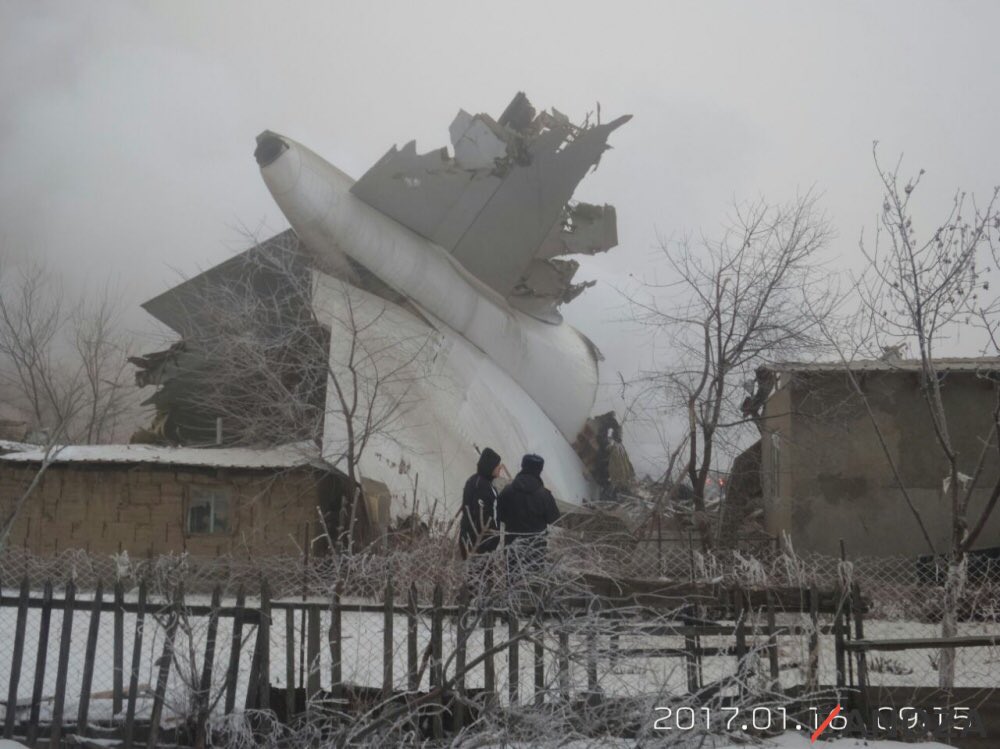 Τραγωδία: Αεροσκάφος των Turkish Airlines έπεσε πάνω σε σπίτια – 32 νεκροί (Photos)