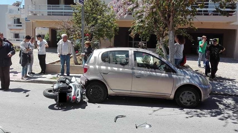 Χανιά: Σοβαρό τροχαίο έξω από το σχολικό συγκρότημα της Αμπεριάς (φώτο)