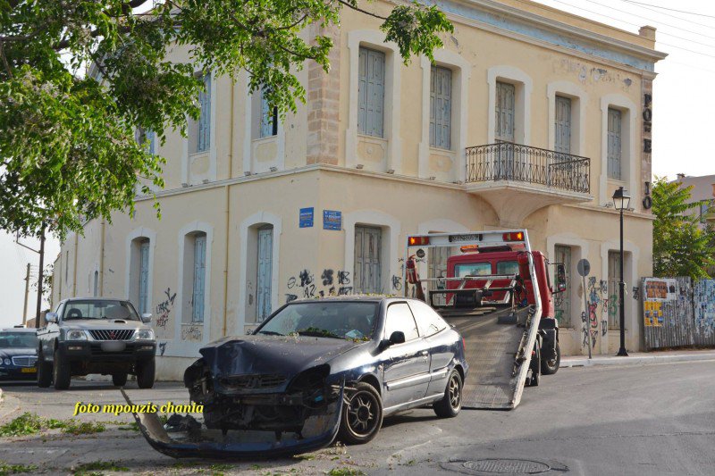 Δύο τροχαία ατυχήματα με το καλημέρα στα Χανιά
