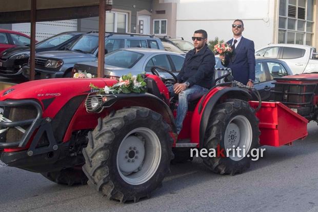 Κρήτη: Η πανέμορφη νύφη και ο γαμπρός έκαναν τη μεγάλη έκπληξη στο γάμο τους 