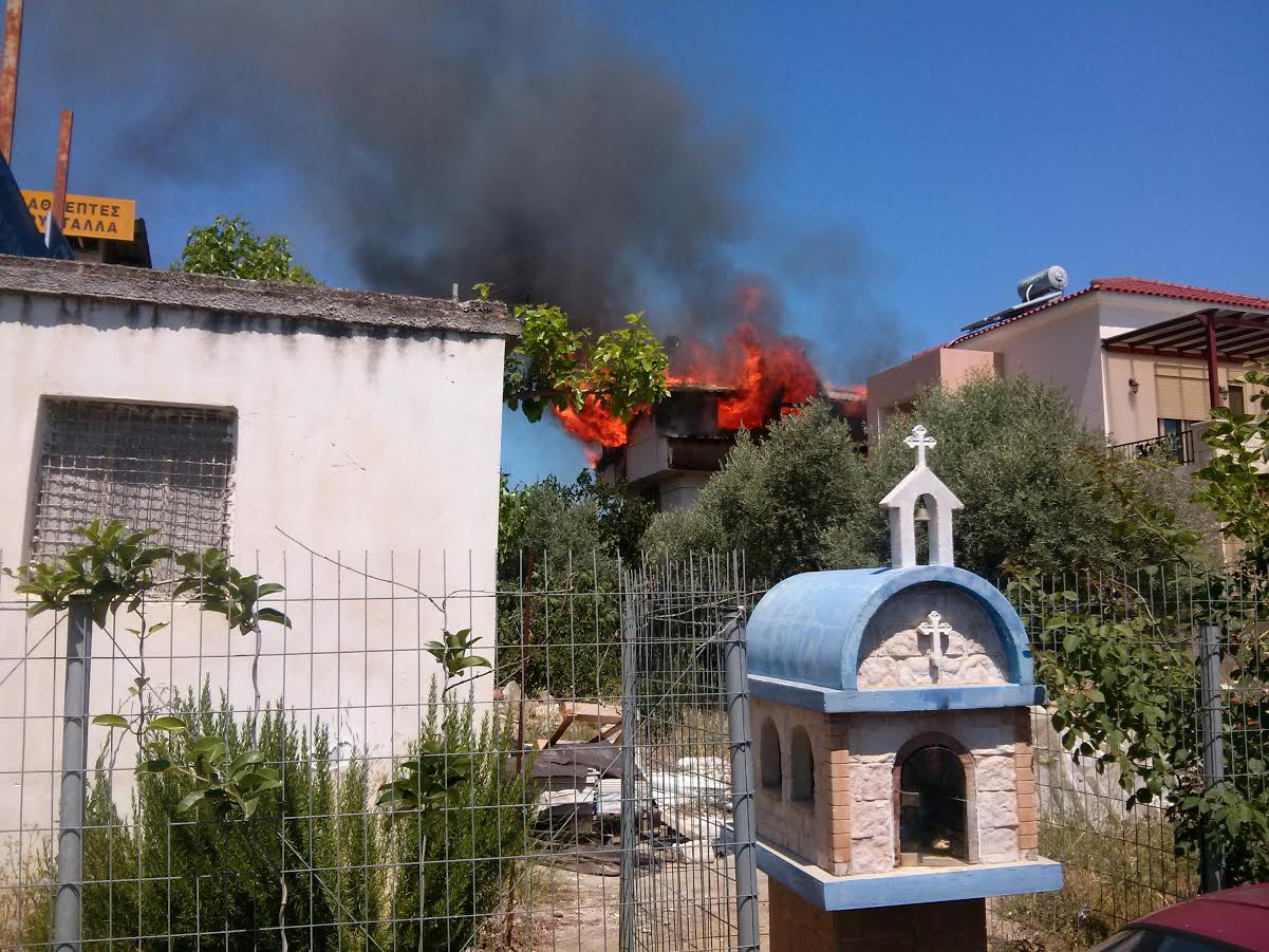 Χανιά: Μεγάλη φωτιά σε σπίτι στο Πασακάκι (Photos)
