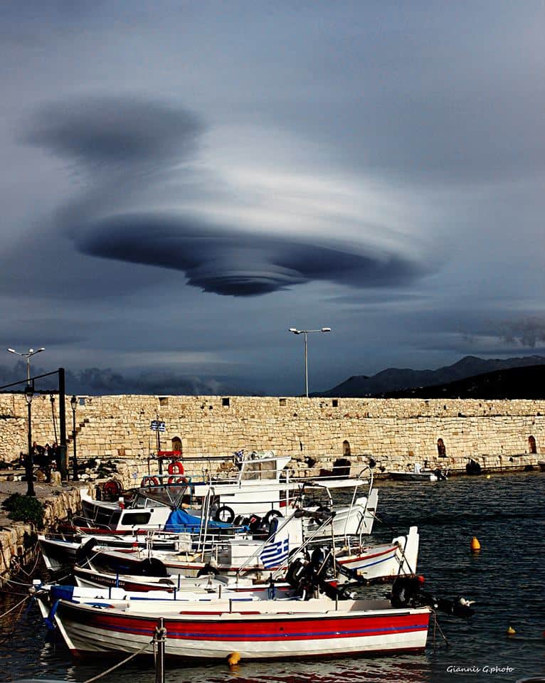 Απίστευτες «ζωγραφιές» στον Κρητικό ουρανό! Δείτε τι σχημάτισαν τα σύννεφα (φωτο)
