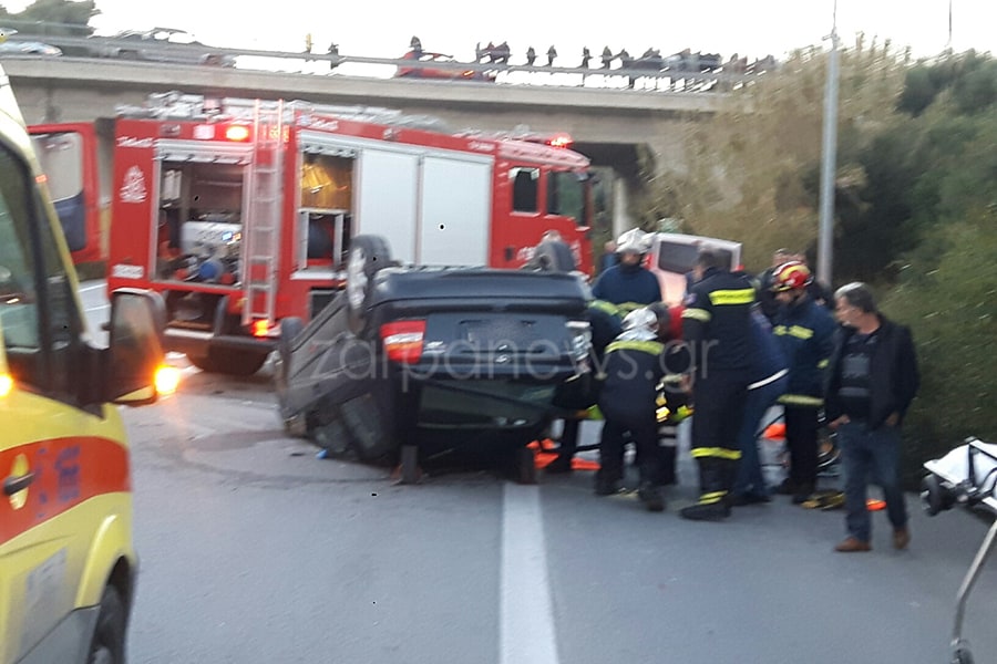 Τροχαίο ατύχημα στον Ταυρωνίτη με εγκλωβισμό - Άγιο είχε 46χρονη (φωτο)