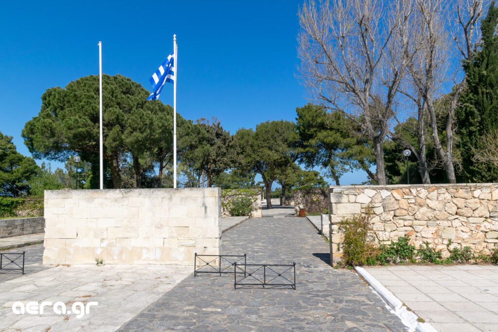 Venizelos graves on Profitis Ilias entrance