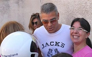 Ο Τζορτζ Κλούνει επισκέφθηκε τα πεθερικά του