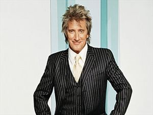 Πατέρας και πάλι ο Rod Stewart στα 66 του