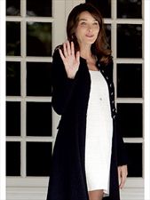 Εμφανής η εγκυμοσύνη της Carla Bruni