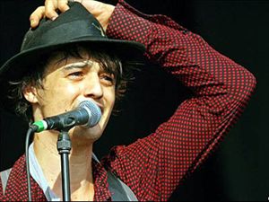 Αντιμέτωπος με πέντε χρόνια φυλάκισης ο Pete Doherty