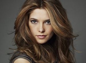 Η Ashley Greene νέο πρόσωπο της DKNY