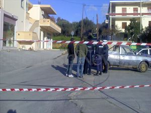Παραδόθηκε στις αρχές ο 45χρονος που απειλούσε από χθες να αυτοκτονήσει