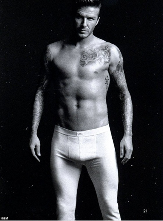 Ο David Beckham επιδεικνύει το “πακέτο” του!
