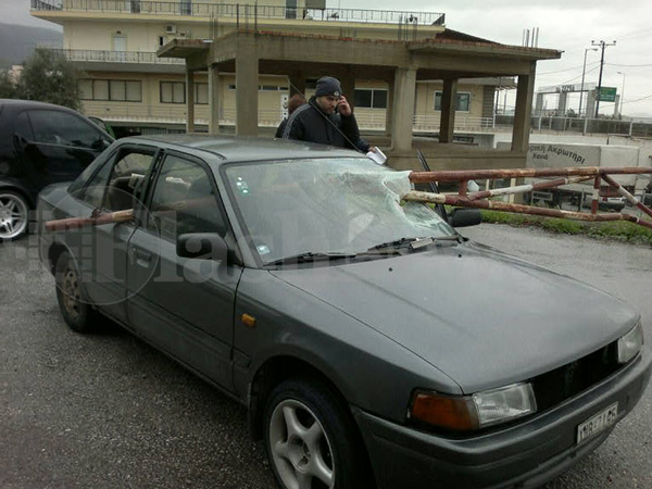 Οδηγός στα Χανιά σώθηκε από θαύμα όταν μεταλλική μπάρα διαπέρασε το αυτοκίνητό του