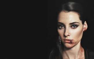 «12 Magazine»: Μια προκλητική φωτογράφηση