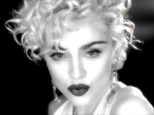 Μηνύουν τη Madonna για το Vogue