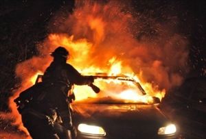 Πυρκαγιά σε τζιπ στα Κουνουπιδιανά στα Χανιά