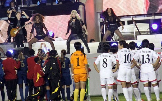 Η Shakira τα έδωσε όλα στο χορό με την κοιλιά… τούρλα!