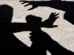 Τον ξυλοκόπησε απρόκλητα στη μέση του δρόμου
